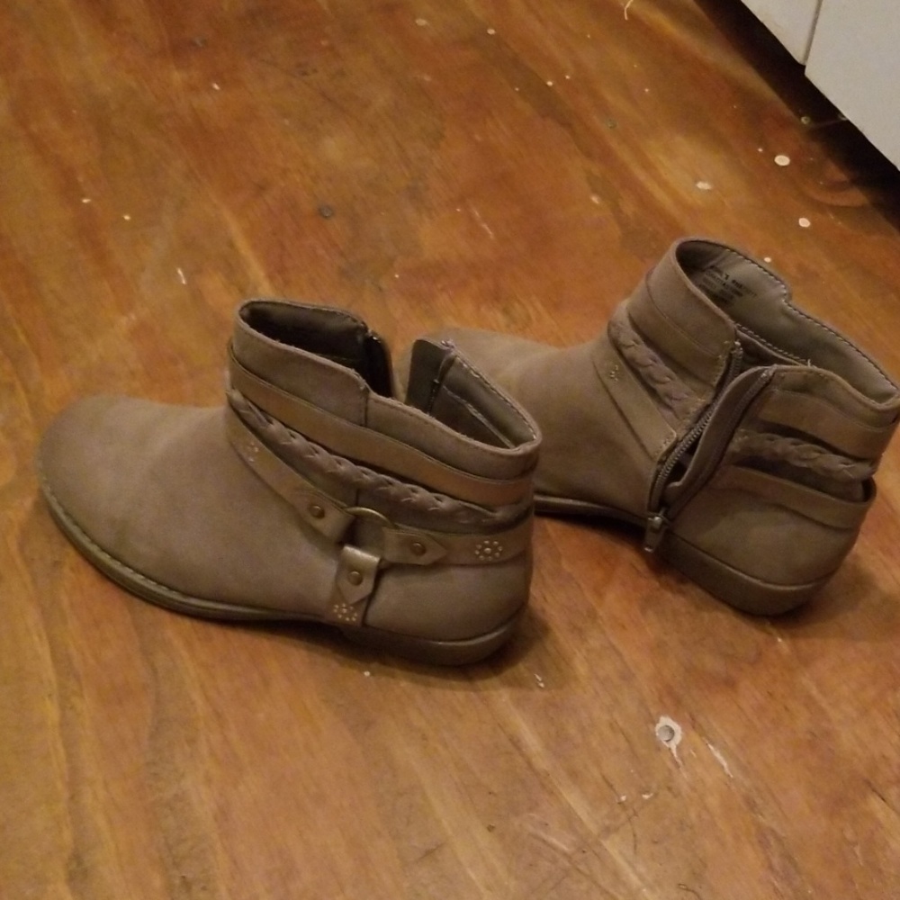 Tan boots